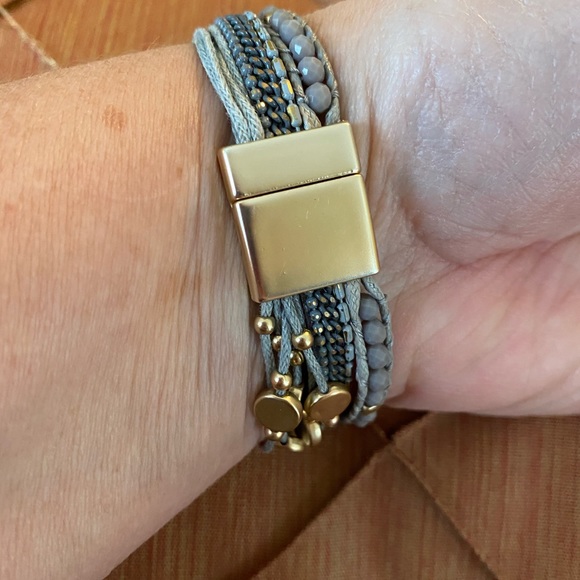 Bracelets - Picture 4 of 5